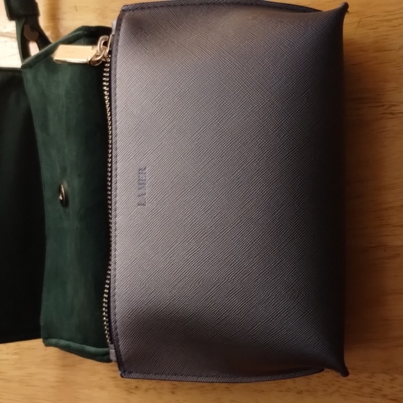 Two La Mer makeup bags - Picture 5 of 6